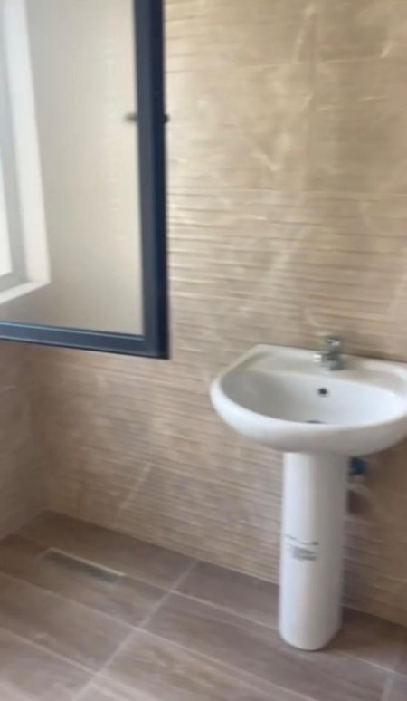 Tirane, jepet me qera apartament 2+1+Ballkon Kati 4, 80 m² 430 € 