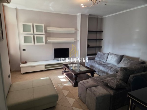 Tirane, jepet me qera apartament 2+1+Ballkon Kati 6, 100 m² 650 € (Selvia)