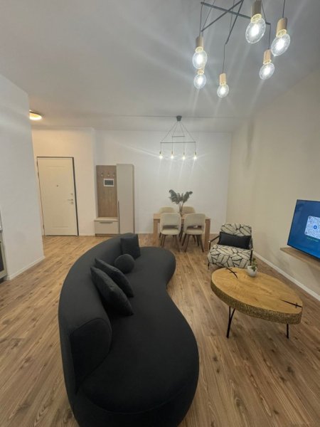 Tirane, jepet me qera apartament 1+1+Aneks+Ballkon Kati 4, 83 m² 800 € 