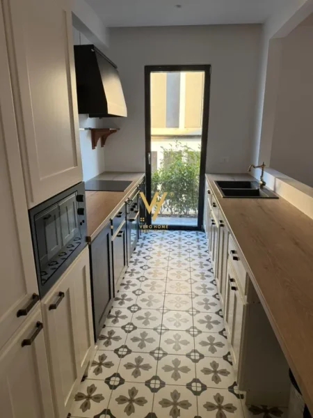 Tirane, shitet apartament 2+1+Ballkon Kati 0, 110 m² 295.000 € (FARKE)