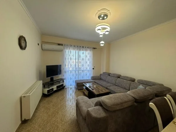 Tirane, jepet me qera apartament 2+1 Kati 4,