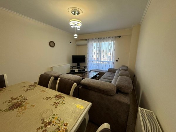 Tirane, jepet me qera apartament 2+1 Kati 4,