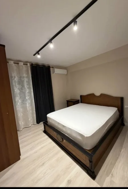 Tirane, jepet me qera apartament 2+1 Kati 1, 66 m² 600 € 