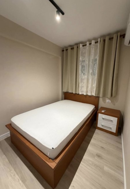 Tirane, jepet me qera apartament 2+1 Kati 1, 66 m² 600 € 