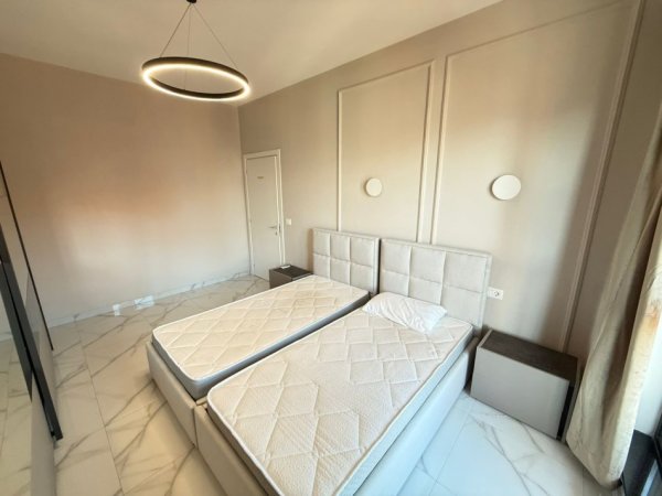 Tirane, jepet me qera apartament 3+1+Ballkon Kati 15, 130 m² 1.900 € 