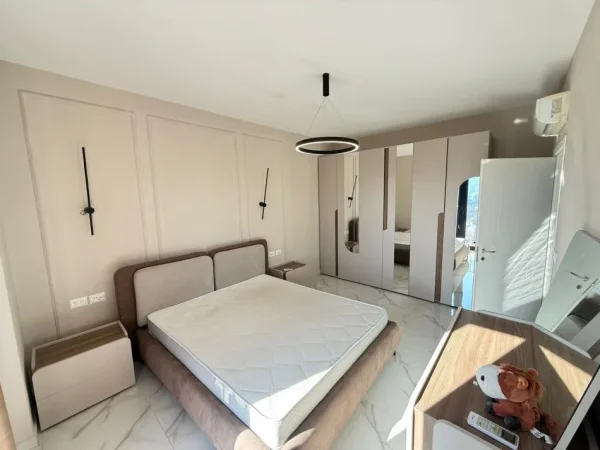 Tirane, jepet me qera apartament 3+1+Ballkon Kati 15, 130 m² 1.900 € 