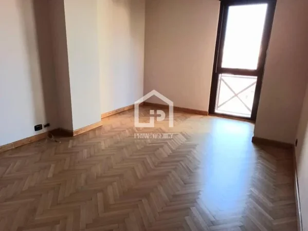 JEPET ME QERA : AMBJENT BIZNESI: /ZONA Qendër/ TORRE DRINI "