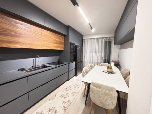 Tirane, jepet me qera apartament 2+1+Ballkon Kati 3, 117 m² 700 € 