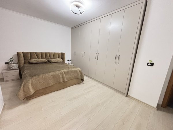 Tirane, jepet me qera apartament 2+1+Ballkon Kati 3, 117 m² 700 € 