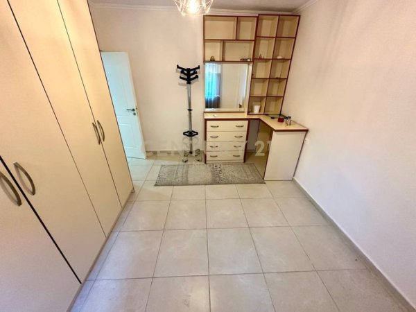 Tirane, jepet me qera apartament 1+1+Ballkon Kati 1, 61 m² 470 € (RRUGA E DIBRES)