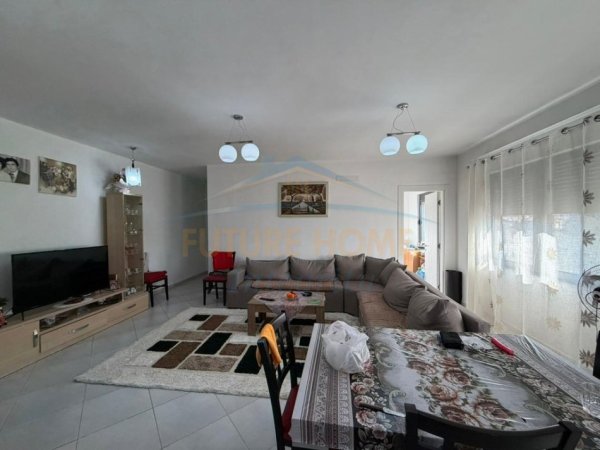 Tirane, shitet apartament 2+1+2, Kati 4, 106 m² 208.000 € (Ish Tregu Elektrik)