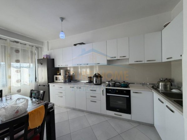 Tirane, shitet apartament 2+1 Kati 4, 106 m² 208.000 € (Tregu Eletrik)