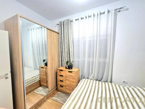 Tirane, jepet me qera apartament 1+1 Kati 5, 66 m² 450 € (ALI DEM)