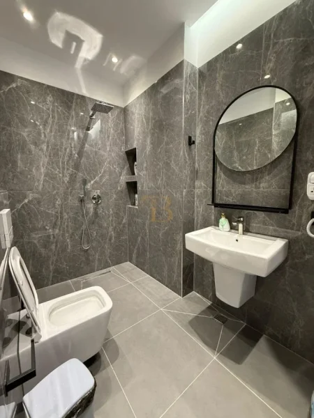 Tirane, jepet me qera apartament 1+1 Kati 4, 60 m² 530 € 