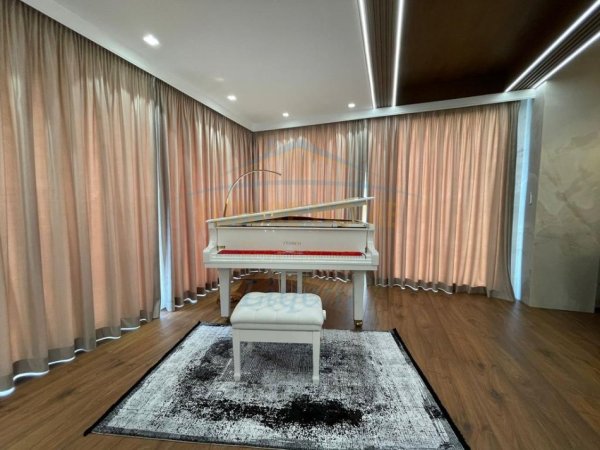 Tirane, jepet me qera apartament 3+1 Kati 0, 156 m² 4.500 € (Sofia Teg)