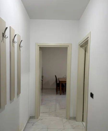 Tirane, jepet me qera apartament 1+1 Kati 3, 430 € 