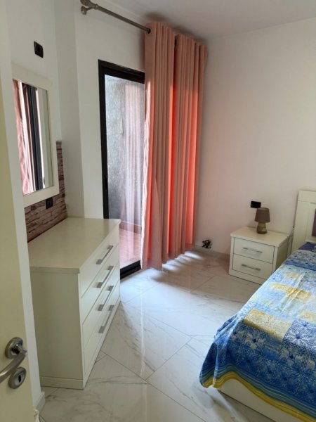 Tirane, jepet me qera apartament 1+1 Kati 3, 430 € 