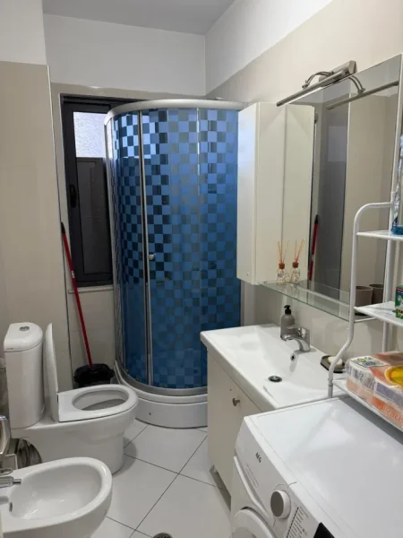 Tirane, jepet me qera apartament 1+1 Kati 3, 430 € 