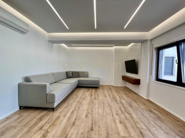 Tirane, jepet me qera apartament 1+1 Kati 4, 65 m² 600 € (Neom130748)