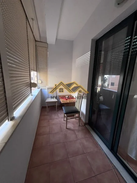 Durres, jepet me qera garsonier 1+1 Kati 3, 54 m² 250 € 