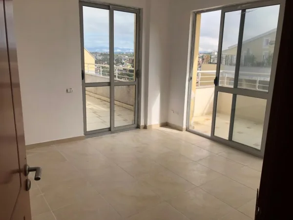 SHITET  PAPAFINGO 169 M2 + GARAZH  NE PLAZH DURRES   265.000 EURO