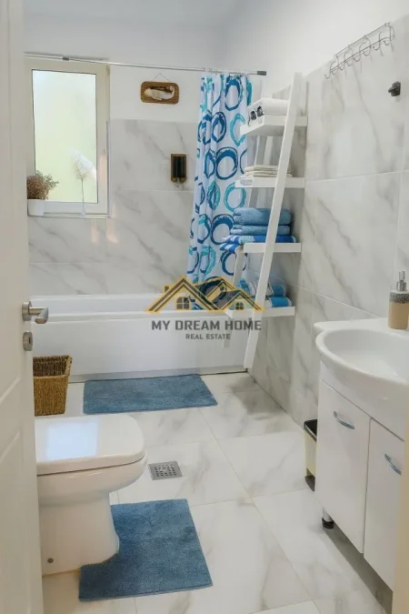 Durres, jepet me qera Vile , 400 m² 250 € 