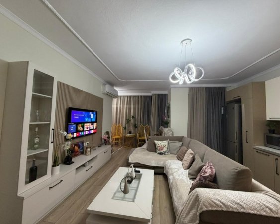 Tirane, jepet me qera apartament 3+1+Aneks+Ballkon Kati 3, 93 m² 1.200 € (stadiumi dinamo)