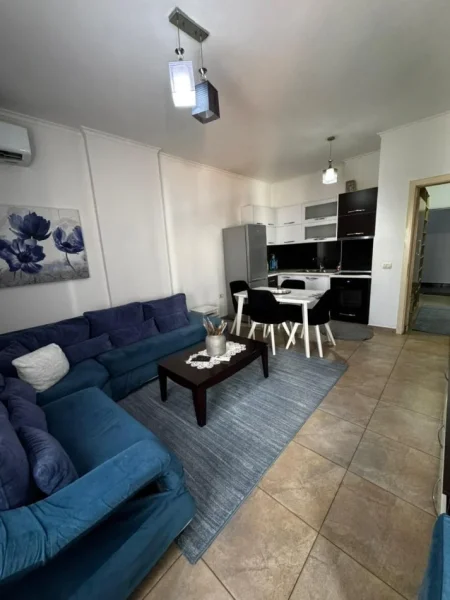 Tirane, jepet me qera apartament 2+1 , 71 m² 430 € (Ysberisht)