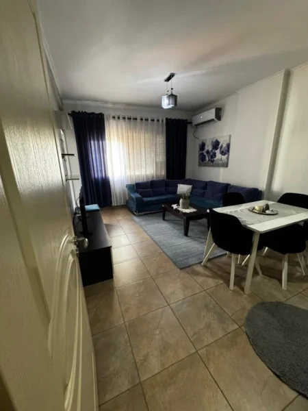 Tirane, jepet me qera apartament 2+1 , 71 m² 430 € (Ysberisht)