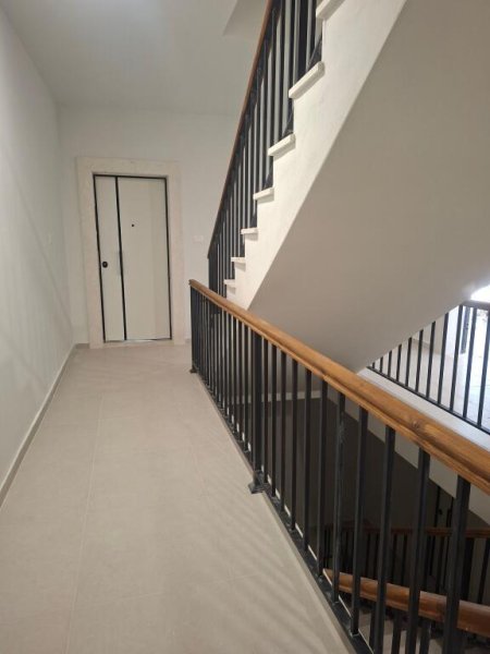 SHITET APARTAMENT 2+1+2  RRUGA E ELBASANIT  165.000 €