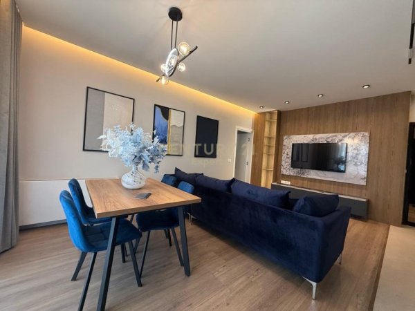 Tirane, jap me qera apartament Kati 4, 101 m² 1.500 € (Qender)