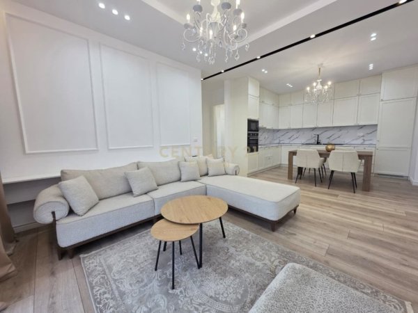 Tirane, jepet me qera apartament 2+1 Kati 8, 136 m² 2.000 € (Rruga Faik Konica)