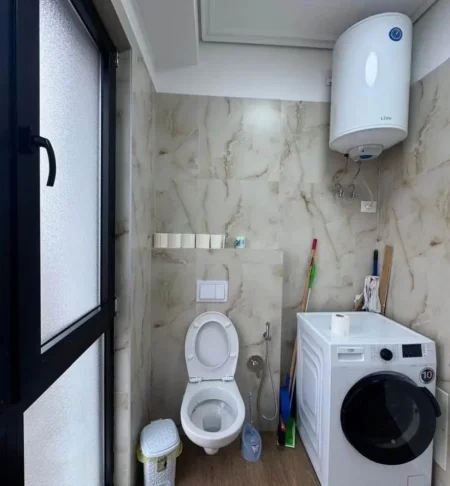 Tirane, jepet me qera apartament 1+1 , 69 m² 60.000 € (Farmacia 10)