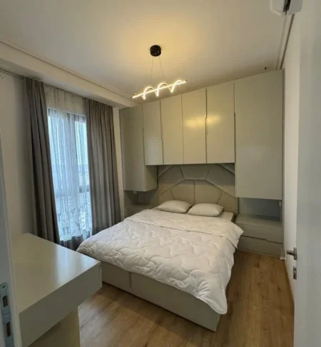 Tirane, jepet me qera apartament 1+1 , 69 m² 60.000 € (Farmacia 10)