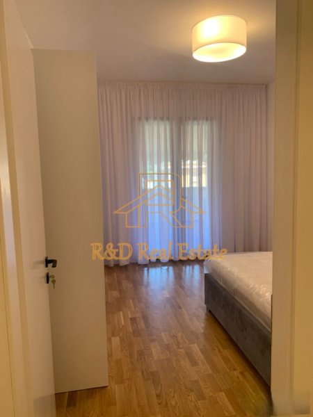 Tirane, jepet me qera apartament 3+1+Ballkon Kati 3, 170 m² 2.500 € (Rruga Ismail Qemali)