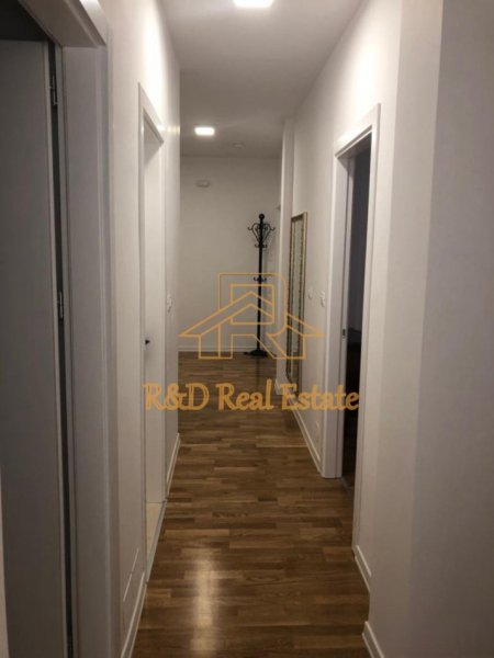 Tirane, jepet me qera apartament 3+1+Ballkon Kati 3, 170 m² 2.500 € (Rruga Ismail Qemali)