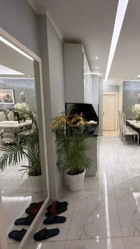 Durres, jepet me qera apartament 2+1 , 88 m² 550 € (plazh)