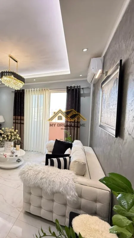 Durres, jepet me qera apartament 2+1 , 88 m² 550 € (plazh)