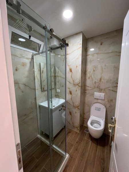 Tirane, jepet me qera apartament 2+1+Ballkon Kati 8, 105 m² 1.200 € (SHESHI WILLSON)