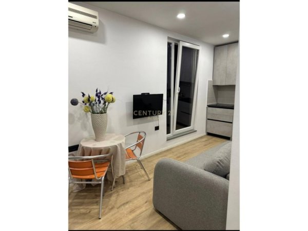 Tirane, jepet me qera garsonier 1+1 Kati 9, 30 m² 450 € (Tregu elektrike)