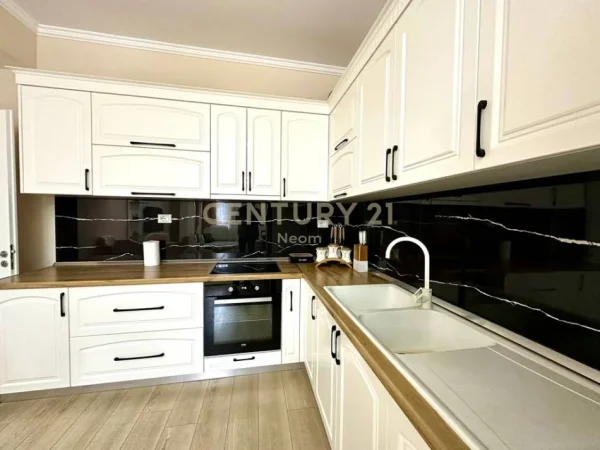 Tirane, shitet apartament 2+1 Kati 5, 89 m² 135.000 € (Neom130849)