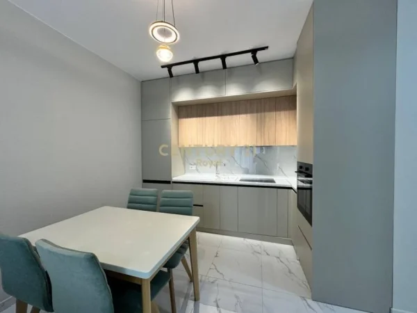 Tirane, jepet me qera apartament 2+1 Kati 9, 94 m² 900 € (Golden tower)