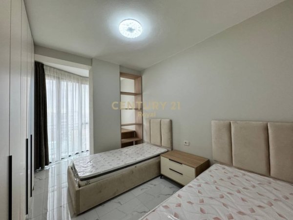 Tirane, jepet me qera apartament 2+1 Kati 9, 94 m² 900 € (Golden tower)