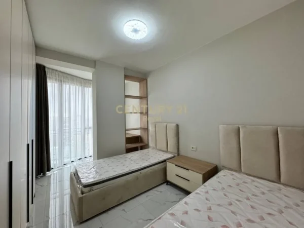 Tirane, jepet me qera apartament 2+1 Kati 9, 94 m² 900 € (Golden tower)
