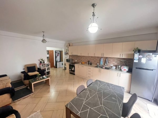 Tirane, jepet me qera apartament 2+1 Kati 5, 120 m² 600 € (don bosko)