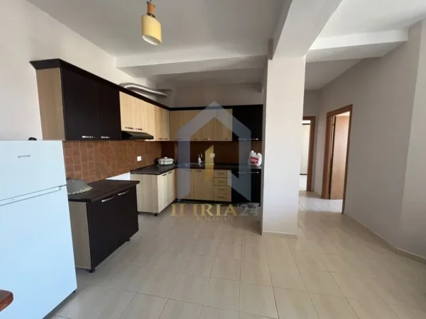 Tirane, jepet me qera apartament 2+1 Kati 8, 120 m² 650 € (rruga e Kavajes)