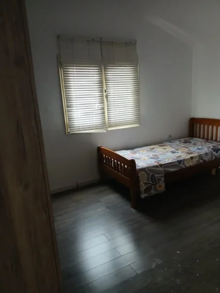 Tirane, jepet me qera apartament 2+1 , 510 € (qytet studenti)