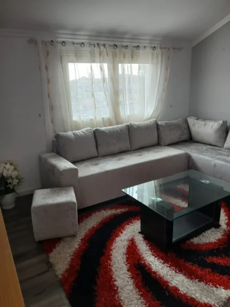 Tirane, jepet me qera apartament 2+1 , 510 € (qytet studenti)