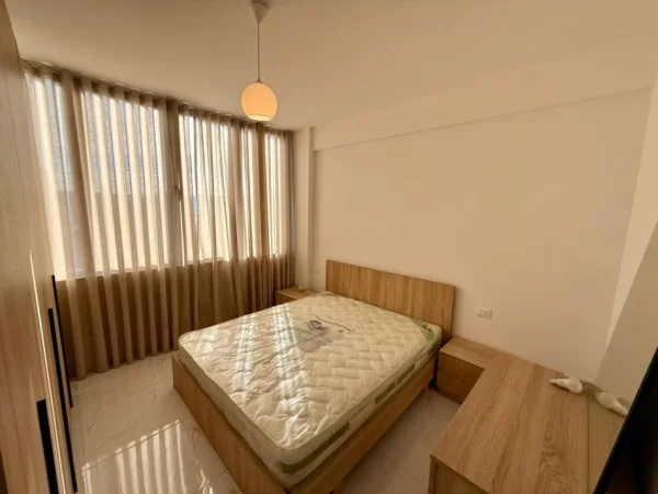 Tirane, jepet me qera apartament 2+1 Kati 7, 650 € 