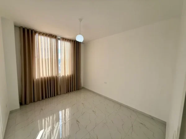 Tirane, jepet me qera apartament 2+1 Kati 7, 650 € 